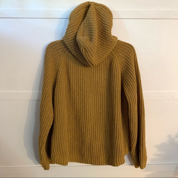 True Craft small chenille oversized hooded sweater - Picture 3 of 7